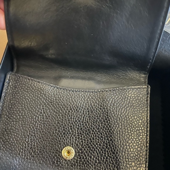 Chanel caviar bifold wallet - Picture 2 of 11
